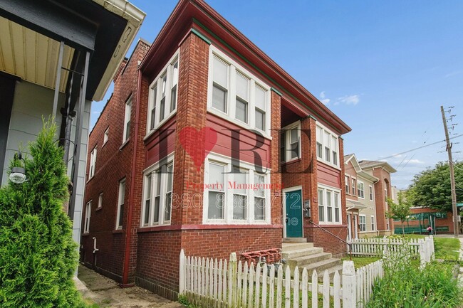 Photo - 927 W Town St