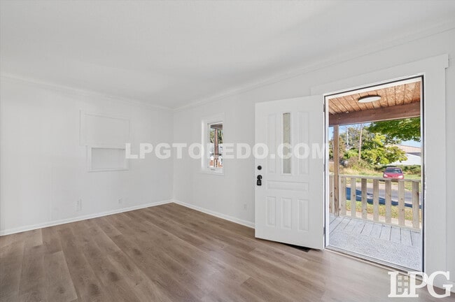 Photo - 4013 Caroline Ave