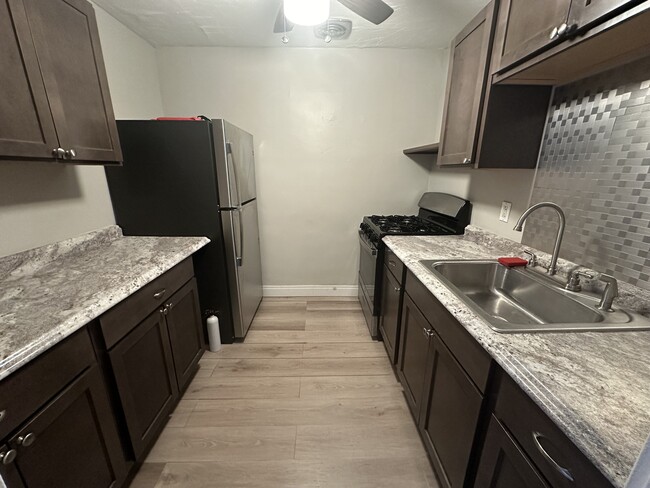 Photo - 329 Elmwood Ave Unidad 3A