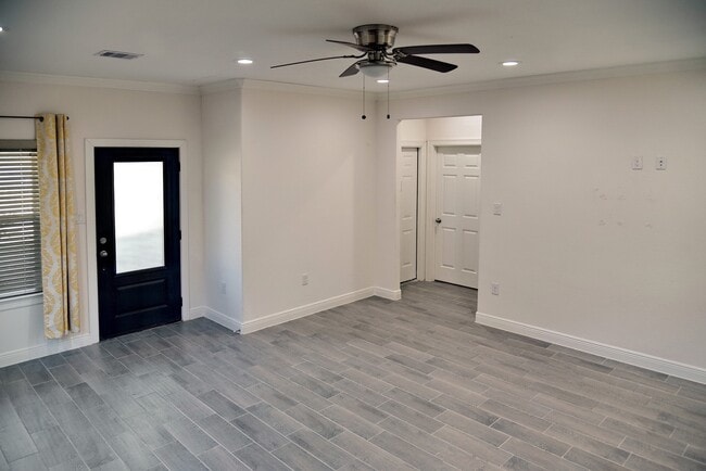 Photo - 5046 Van Fleet St