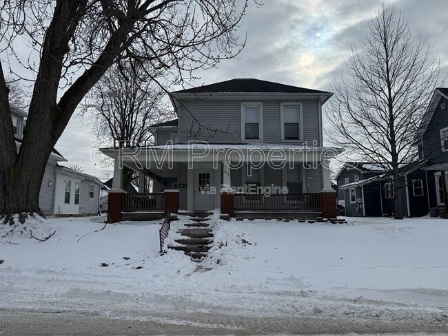 Building Photo - 517 W Jefferson St Unit Upper