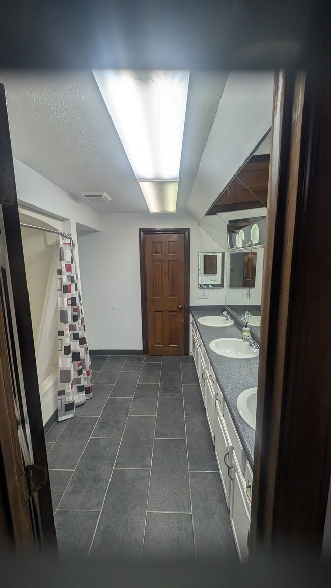 Photo - 7963 Pleasant Valley Rd
