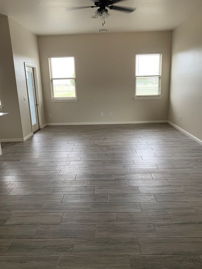 Photo - 3 bed, 2.5 bath home in the Enclave