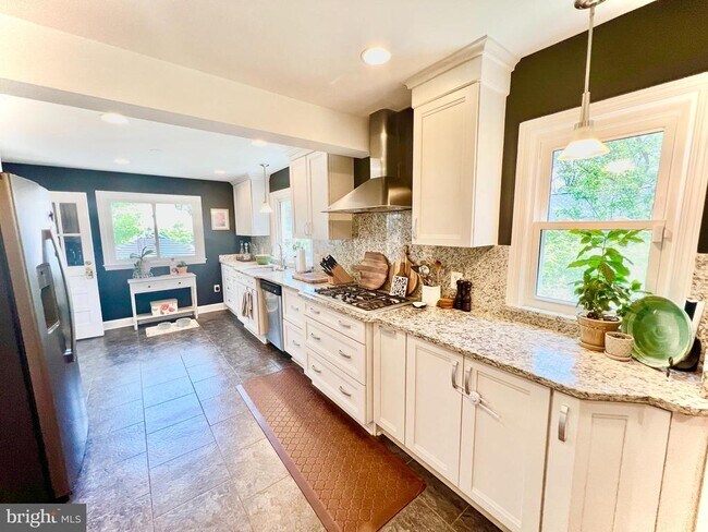 Photo - 7113 Marlan Dr
