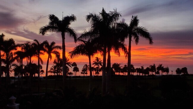 Photo - 4021 Gulf Shore Blvd N Unidad Off Season