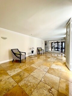 Vestíbulo principal - 1000 S Westgate Ave