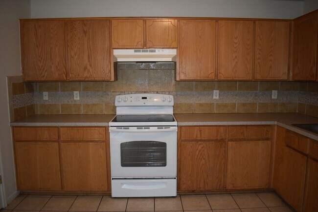 Photo - 404 Dale Ave Unidad B-STILL OCCUPIED BY RESIDENT