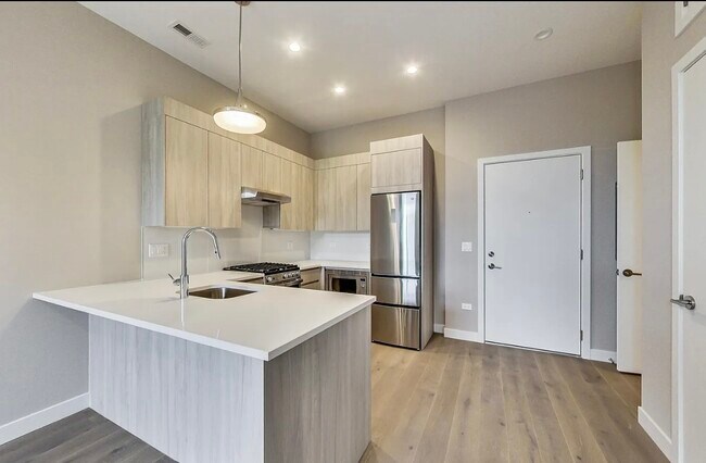 Photo - 3757 N Sheffield Ave