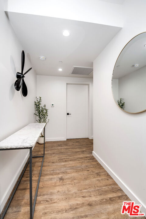 124 S Croft Ave Unit 103
