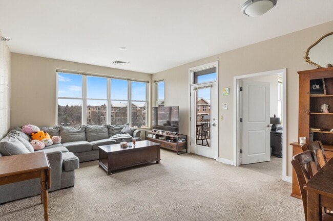 Photo - 370 Farrell St Unit 325