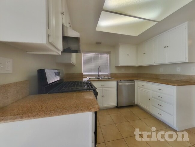 Photo - 1480 Medallion Ct