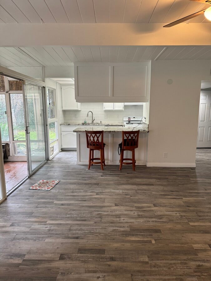 Photo - 2185 W Nicolet St