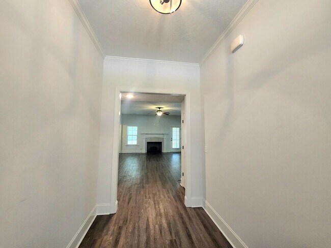 Photo - 734 Bancroft Dr