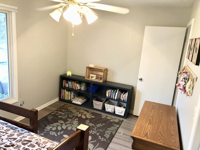 Photo - 3629 S Kingsbury Ave