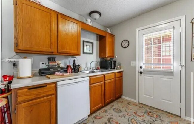 Photo - 3304 SW Landau Ct Unidad Apartment 2