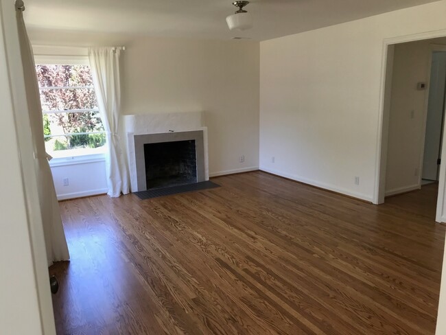 Photo - 4070 NE 8th Ave