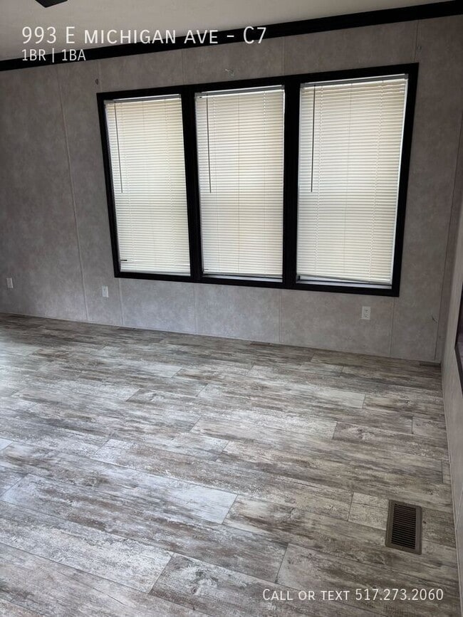 Photo - 993 E Michigan Ave