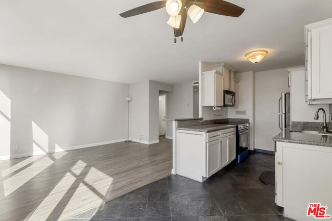 Photo - 100 Atlantic Ave Unidad 516