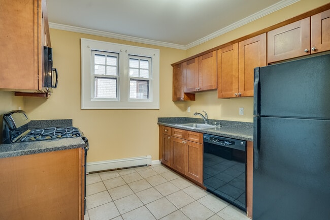 Kitchen - Clarendon Apartments