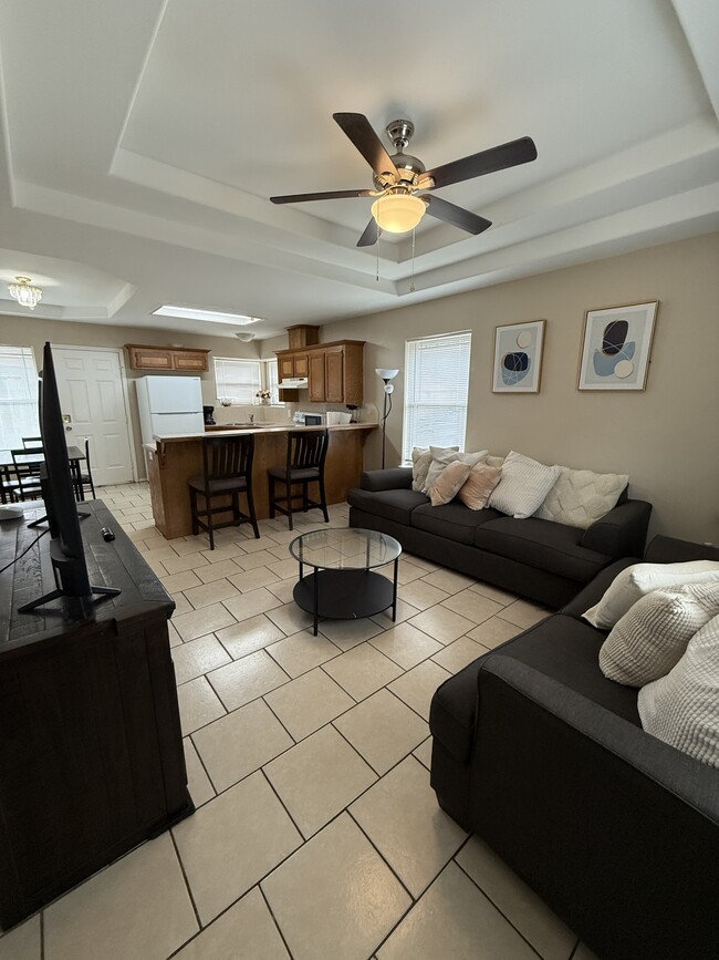 Building Photo - 302 W Amy Dr Unit D Rental