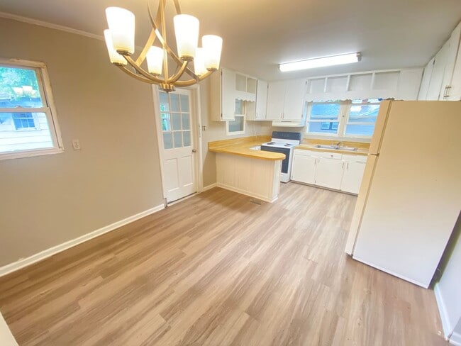 Photo - Fully Renovated 3bed/1ba House in 2021 located in North Kannapolis off Hwy 29