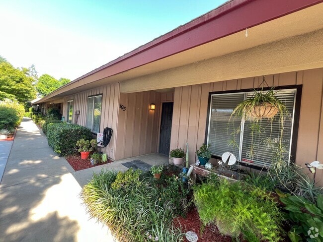 Building Photo - 5090 N College Ave Unit 105 Rental