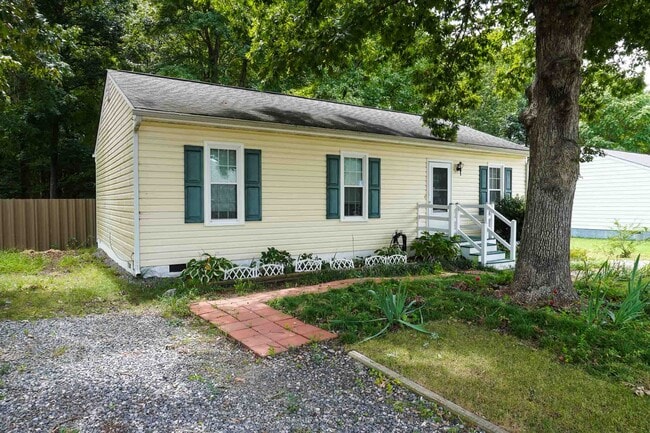 Photo - 8001 Clovertree Ct