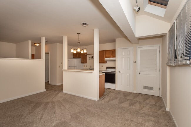 Photo - 246-254 E University Ave