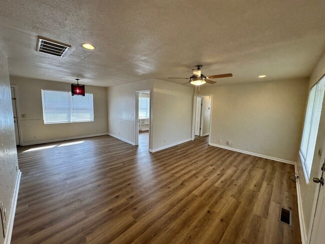 Versatile 3-bedroom, 1.5-bath Home Availab... - Versatile 3-bedroom, 1.5-bath Home Availab...
