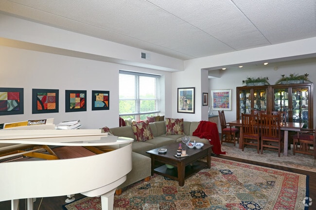 2BR, 2BA - Living Room