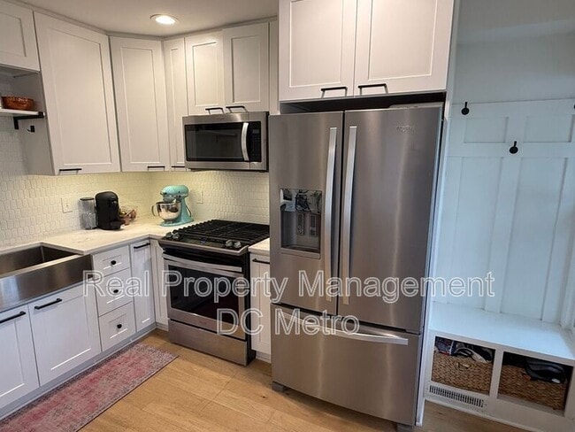Photo - 1711 Lang Pl NE