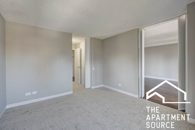 Photo - 100 W Chestnut St Unit 1805