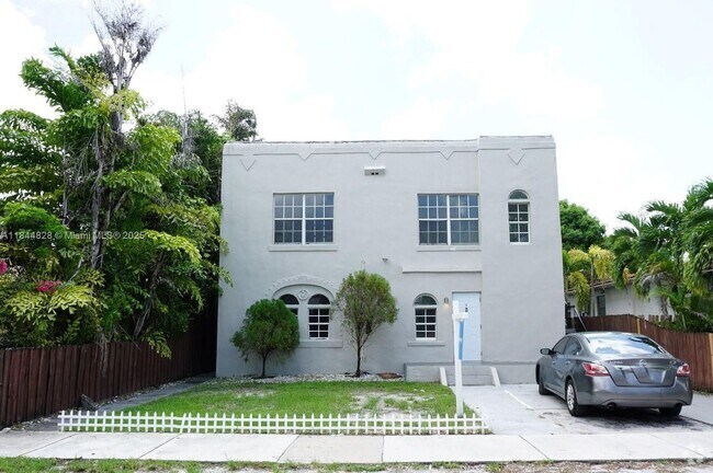 Building Photo - 1652 Madison St Unit 1 Rental