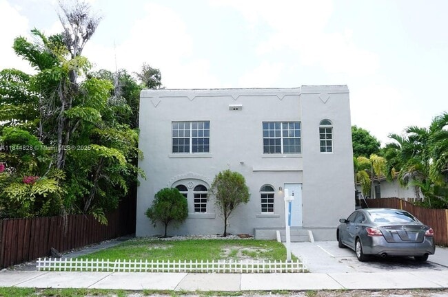 Photo - 1652 Madison St Apartment Unit 1