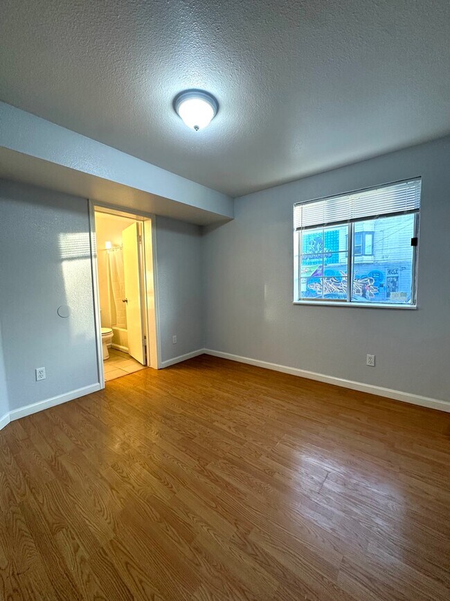 Photo - 650 Sycamore St