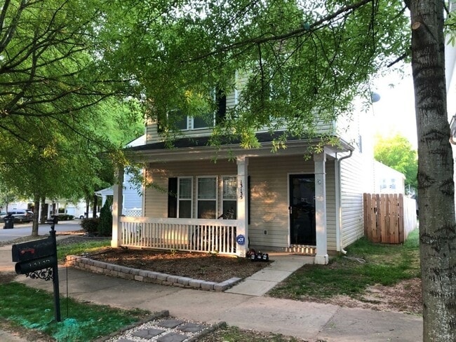 Building Photo - Huntersville with Fenced Yard Rental