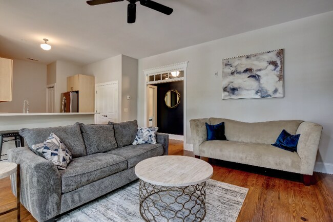 Photo - 715 N 4th St