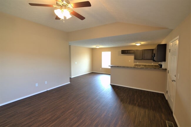Photo - 3 Bedroom, 2 Bathroom in Nixa!