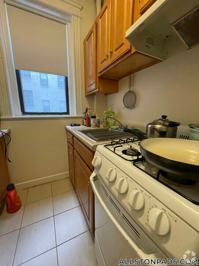 Building Photo - 1156 Commonwealth Ave Rental