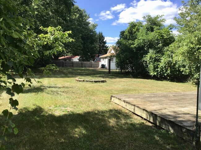 213 N 14th St