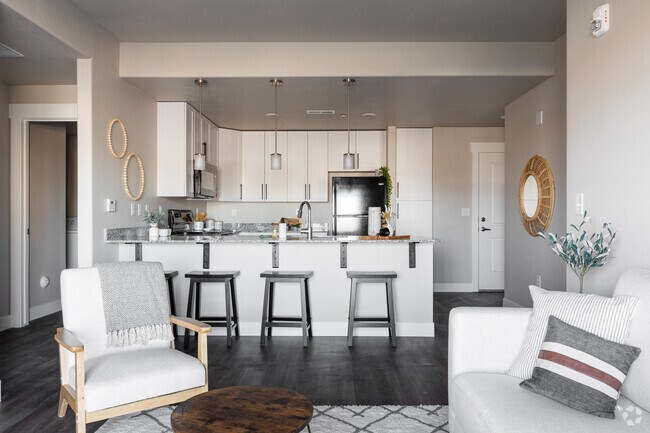 2BR, 2BA - Kitchen
