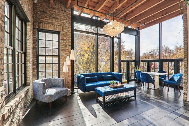 Photo - 107 W Main St