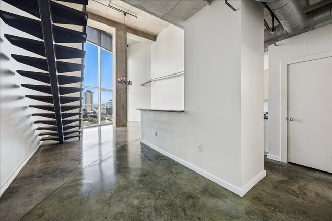 Photo - 2000 Bagby St Unit 13432