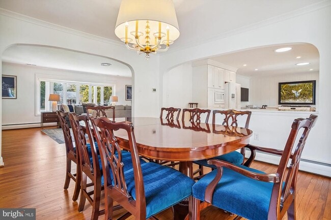 Photo - 532 Trippe Ave