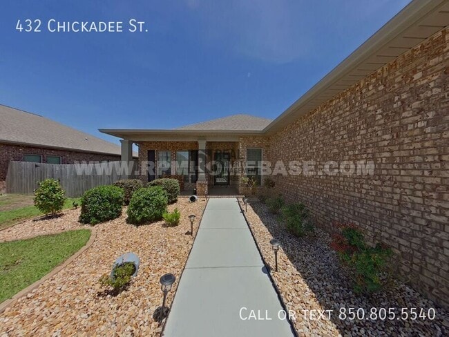 Photo - 432 Chickadee St