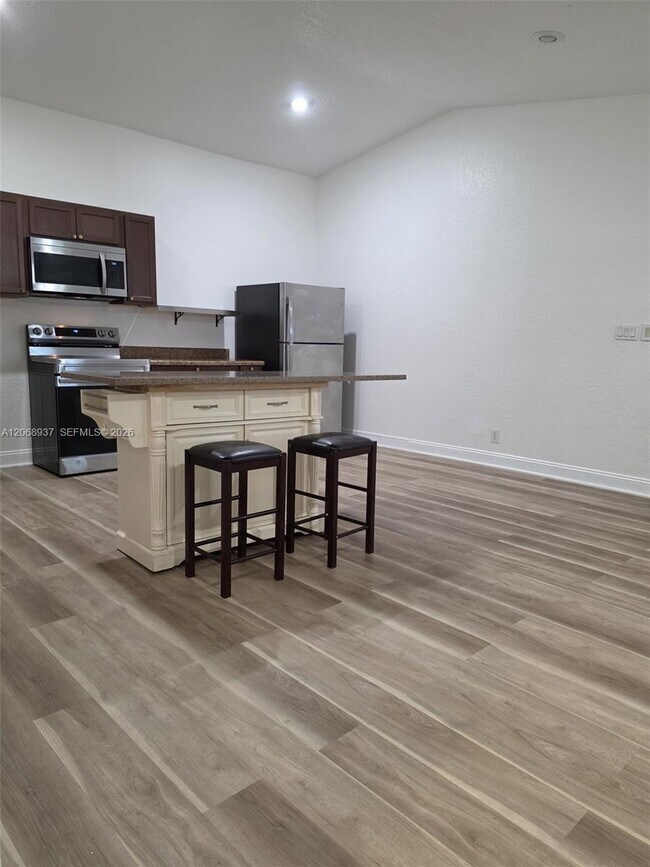 9165 SW 18th St Unit 1
