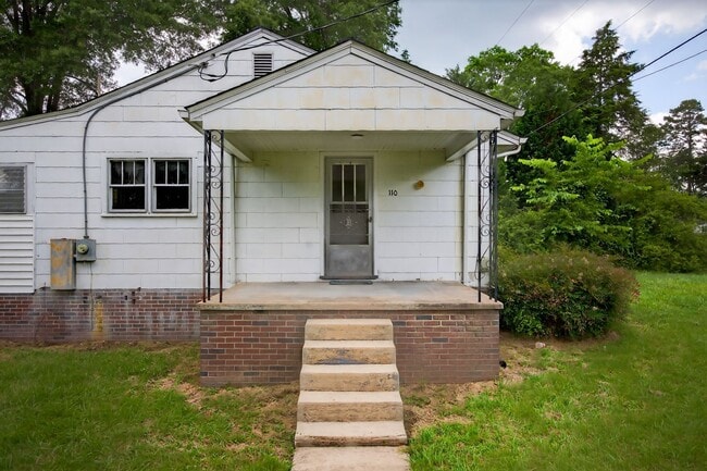 Photo - 2 Bedroom, 1 Bathroom House in Madison!