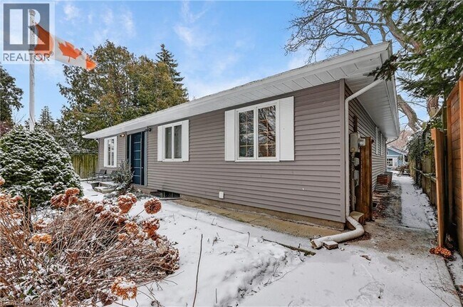 Photo - 214 Main St E