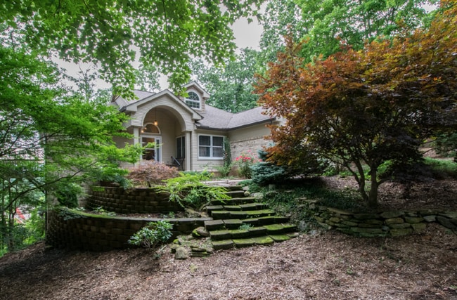 Photo - 4 Bedroom 3 Bathroom Home Furnished home