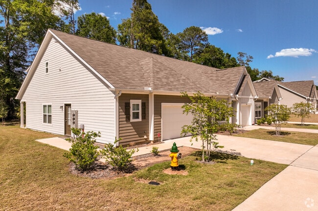5560 Alexander St - Primary View